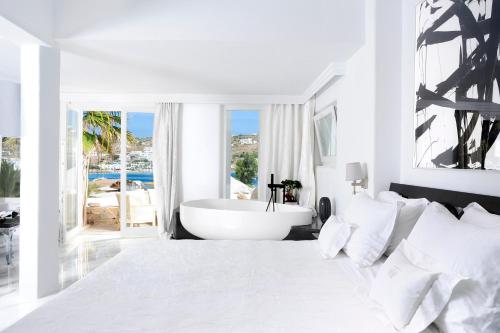 650076903 Kivotos Mykonos