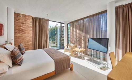 URH - Hotel Moli del Mig in ทอร์โรเอลลาเดอมอนทกรี