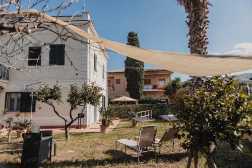 One-Bedroom House image 6