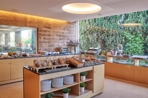 อาหารและเครื่องดื่ม, URH - Hotel Moli del Mig in ทอร์โรเอลลาเดอมอนทกรี