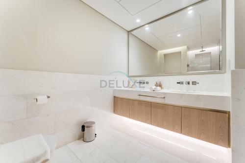High-Rise Studio Overlooking the Sea with a Glimpse of Ain Dubai, The Palm Tower, Palm Jumeirah by Deluxe Holiday Homes, Dubái (foto 8)