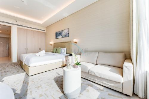 High-Rise Studio Overlooking the Sea with a Glimpse of Ain Dubai, The Palm Tower, Palm Jumeirah by Deluxe Holiday Homes, Dubái (foto 9)