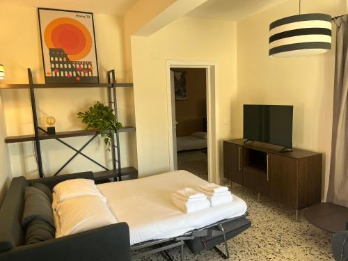 Panoramic penthouse 10m from metro A, Roma (foto 10)