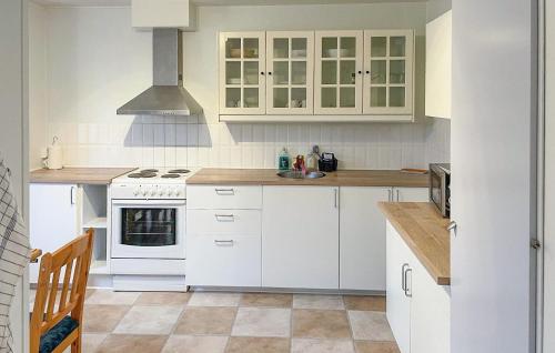 Kitchen, Nice Apartment In Hyltebruk With Wifi in Hyltebruk