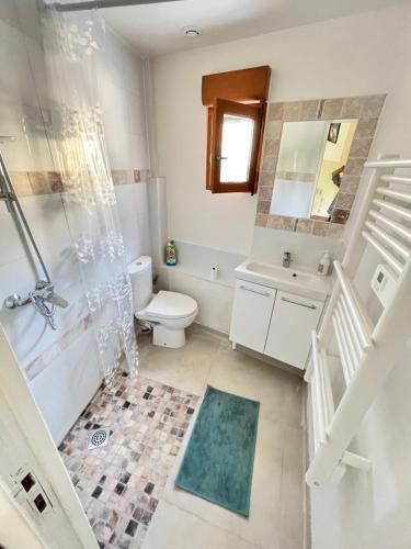 Shower, Le Jardinet - Small garden in town in Aiguerelles