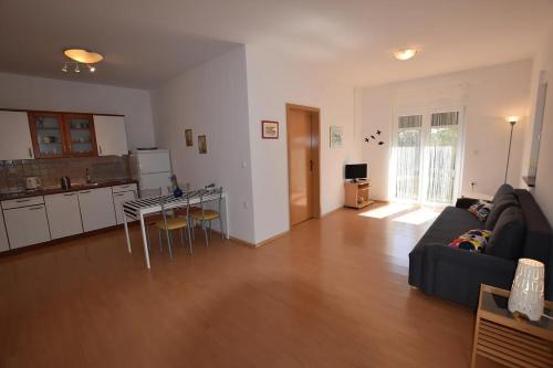 House Movica - main image