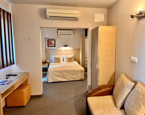 Expo Hotel - image 11