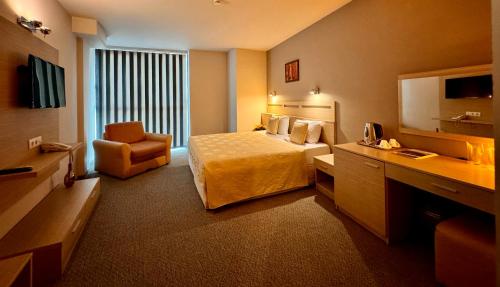 Expo Hotel - image 8