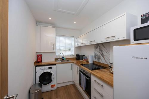Kitchen, Host & Stay - Downland Studio in Woodingdean