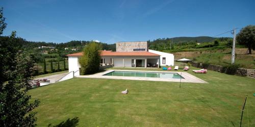 Ferienvilla Mit Garten, Grill Und Terrasse gîte à louer Rebordões