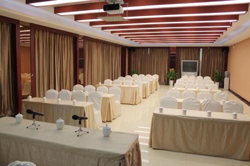 Starway Hotel Kunshan Middle Qianjin Road Kunshan Price - 