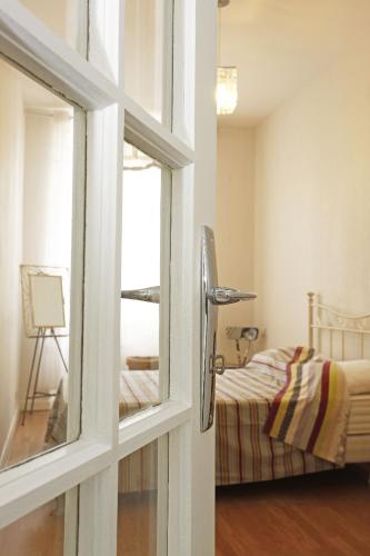 Superbe appartement Vue Mer 4 personnes au Port de Nice - image 10