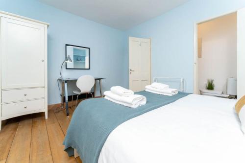 Holiday Home image 8