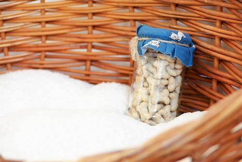 Family home-from-home cottage on working estate in Chesterton