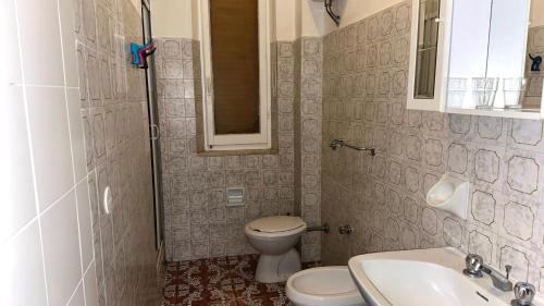 Two-Bedroom Apartment image 6