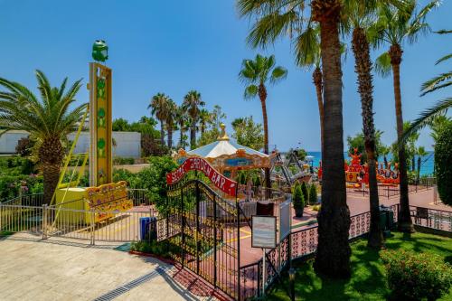 Delphin Deluxe Resort - image 6