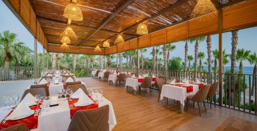 Delphin Deluxe Resort - main image