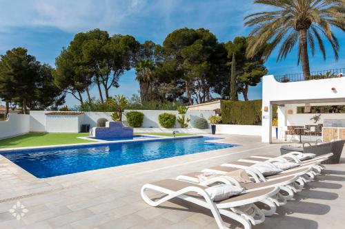 Villa image 1