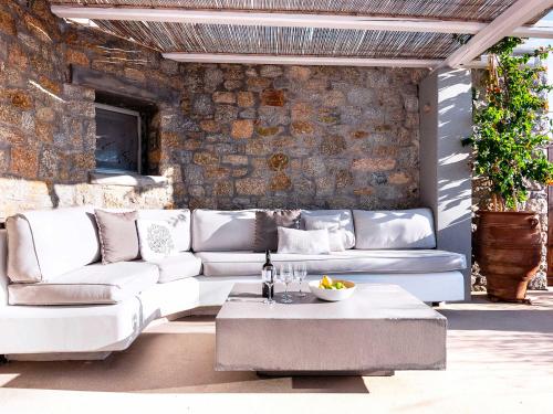 Mykonos Rocks Villas & Suites – Mykonos, UT