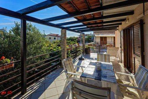 Apartment with Terrace room in Apartments Dragons Eye Rogoznica (3338)