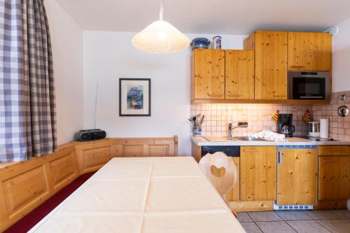 Kitchen, Ferienwohnungen Vollhardt in Oberstdorf