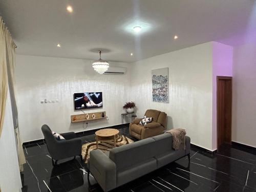 Henlesby Village in Tema