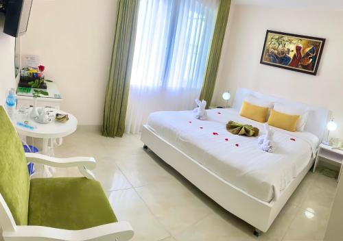 Deluxe Double or Twin Room room in HOTEL LA PERLE