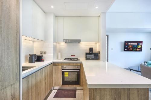 Luxury Living in Marina Liv Residence 2BR, Dubaj (zdjęcie 10)