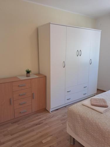 Apartment Rojnic - image 10