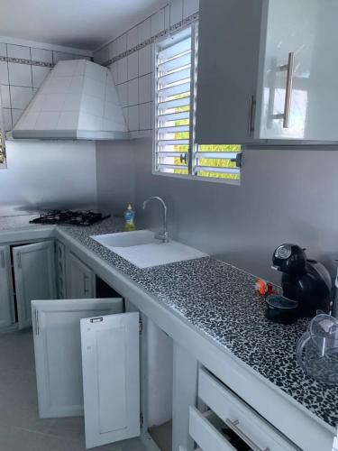 Maison familiale à Deshaies, 80 m² avec jardin (Maison familiale a Deshaies, 80 m² avec jardin) in Desbonnes