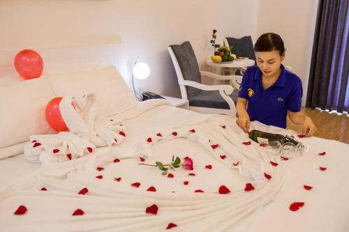Romantic Suite image 4