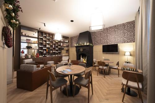 ห้องส่วนกลางสำหรับนั่งเล่น/ดูทีวี, Hotel Bristol in เลอ ทูเคท