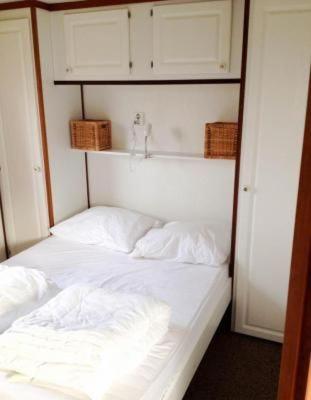 Exterior view, Strandnahes Chalet Mit Uberdachter Veranda in Buren