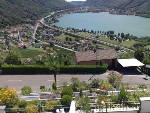  Exklusive Zweizimmerwohnung mit Pool und Seesicht in Rovio