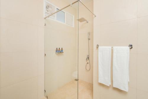 Deluxe Double Room with Sea View image 10