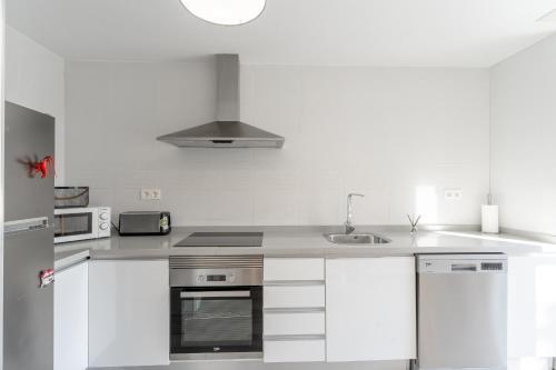 Azure Escape Villa Gran Alacant by United Renters - image 4
