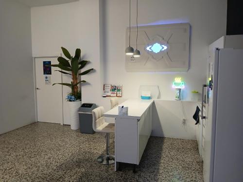 Küche, CAPSULE INN VALENCIA HOSTEL in València