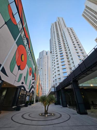 Deluxe Two-Bedroom Apartment with Garden View