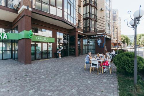 外部景觀, ATLANT luxury Studio Apart навпроти ТЦ ДЕПОТ та АТБ in 切爾諾夫策