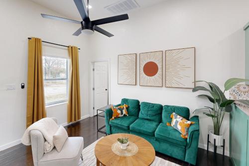 Le Petit Jardin near สวนพฤษชาติซานแอนโตนิโอ