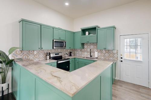 Le Petit Jardin near สวนพฤษชาติซานแอนโตนิโอ