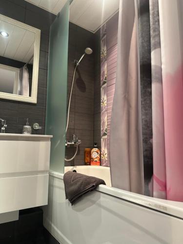 Just Apartments - image 2