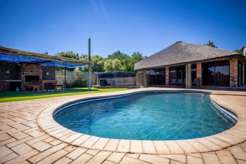 Tarantula Guest House in คาลวิเนีย