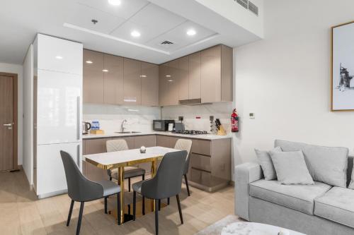 Meydan 2BR Apartment with Parking, Dubaj (zdjęcie 9)