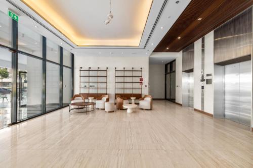 Meydan 2BR Apartment with Parking, Dubaj (zdjęcie 3)