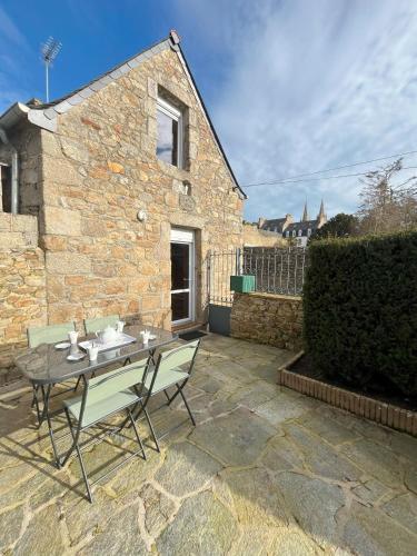 Maison bretonne 2 personnes centre ville St Pol de Léon - Location saisonnière - Saint-Pol-de-Léon