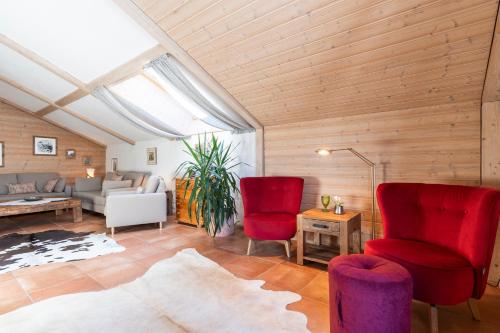 One-Bedroom Apartment image 6