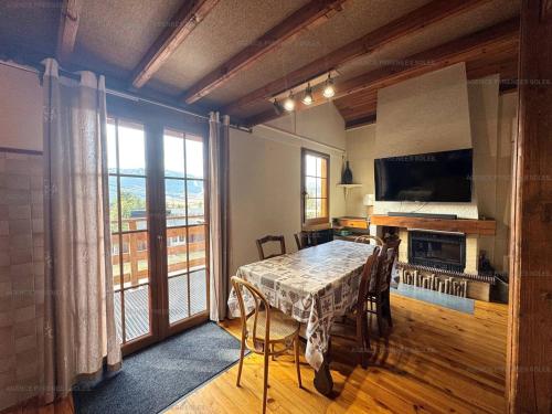 Chalet 4 faces 80m² proche lac avec garage - FR-1-295-187 in 默維林