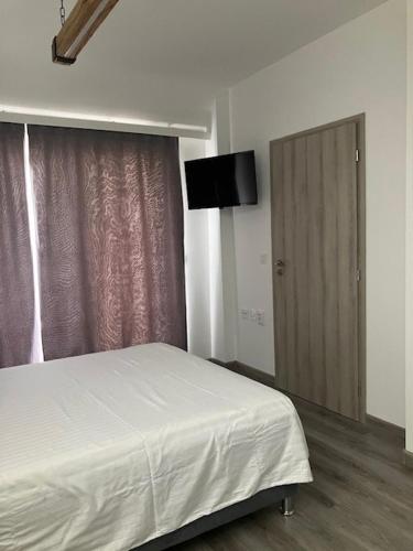Ira 28, Sandanski (foto 8)