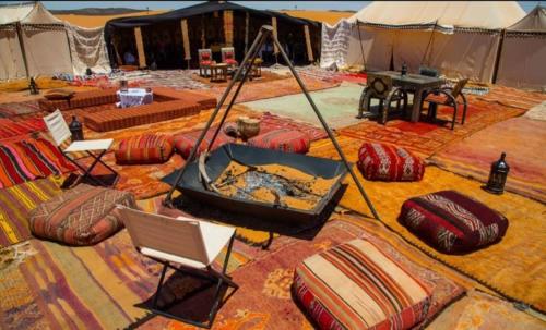 White Desert Safari With Camping in Bawiti